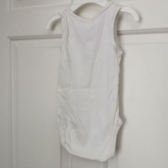 10/$10 H&M ribbed tank onesie 9-12 m - Picture 3 of 4